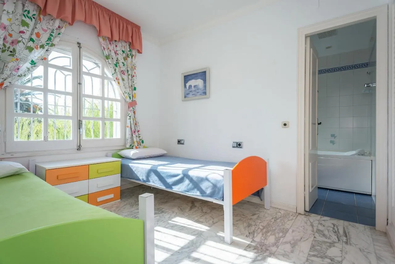 Holiday home Villa Requesens On Canal Empuriabrava Spain