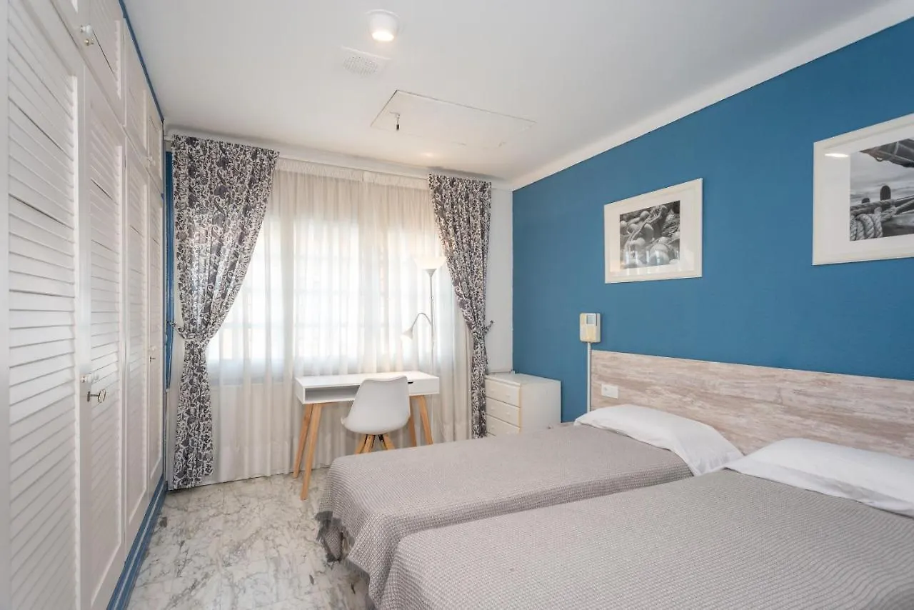 Holiday home Villa Requesens On Canal Empuriabrava
