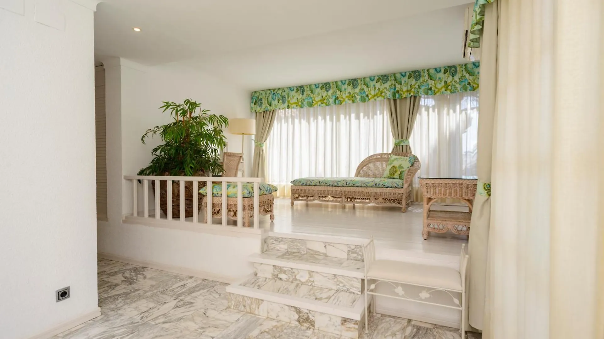 Villa Requesens On Canal Empuriabrava