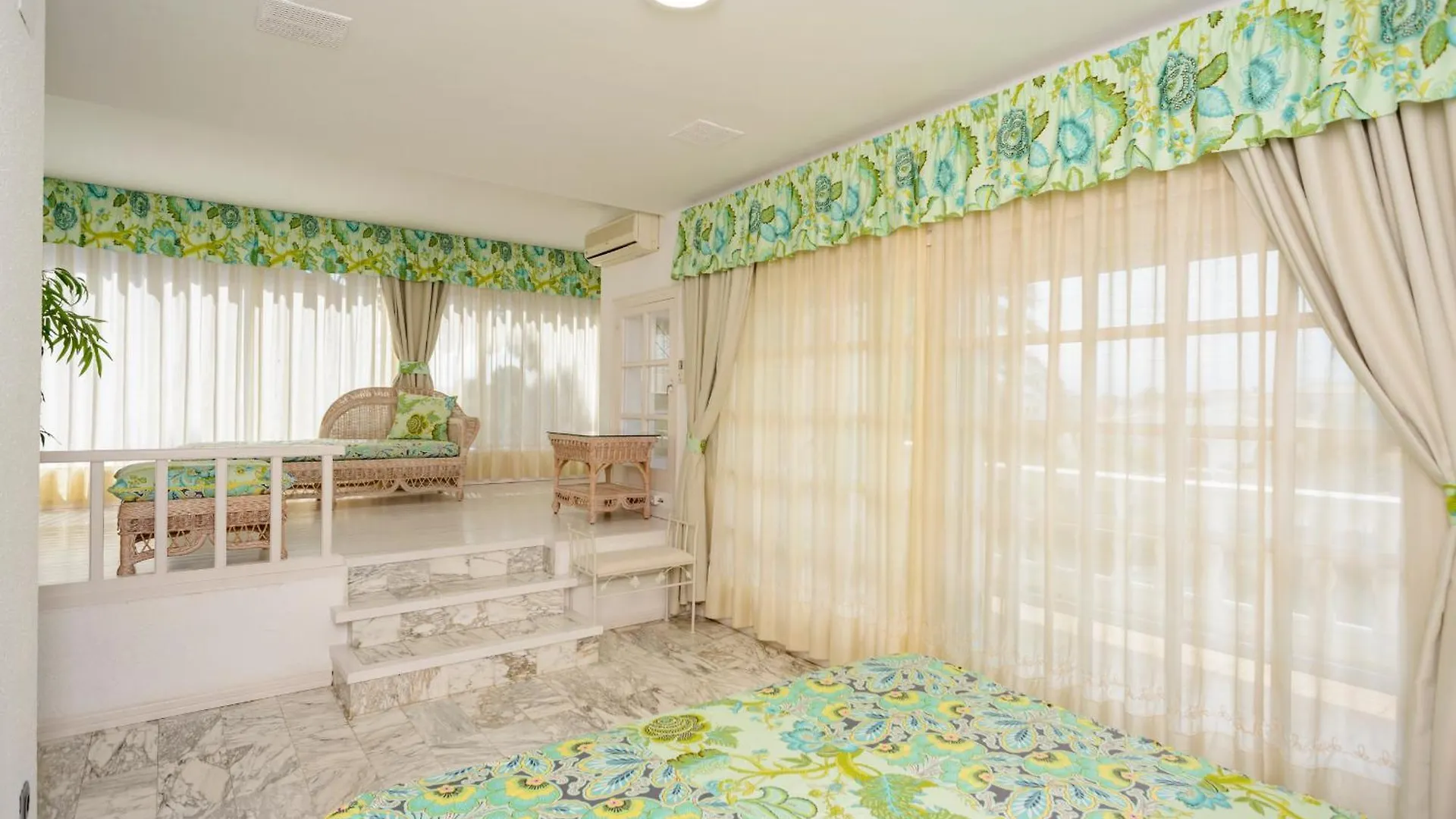 Villa Requesens On Canal Empuriabrava 0*,
