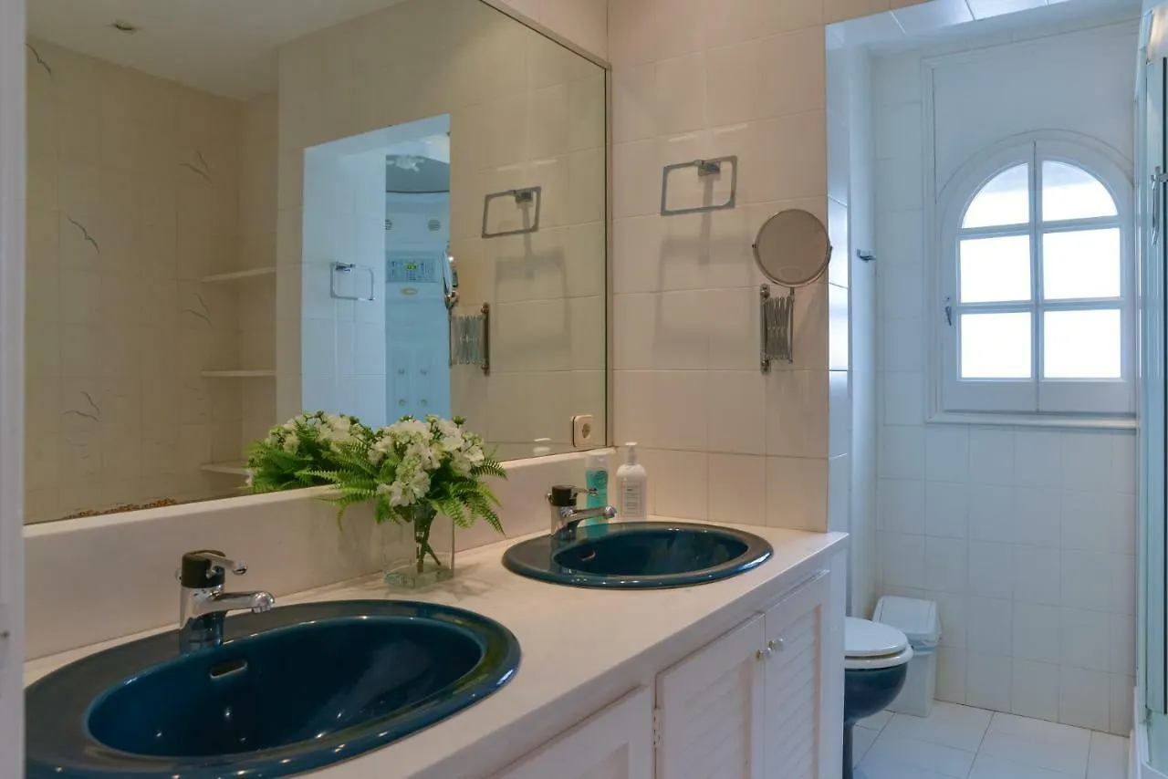 Holiday home Villa Requesens On Canal Empuriabrava