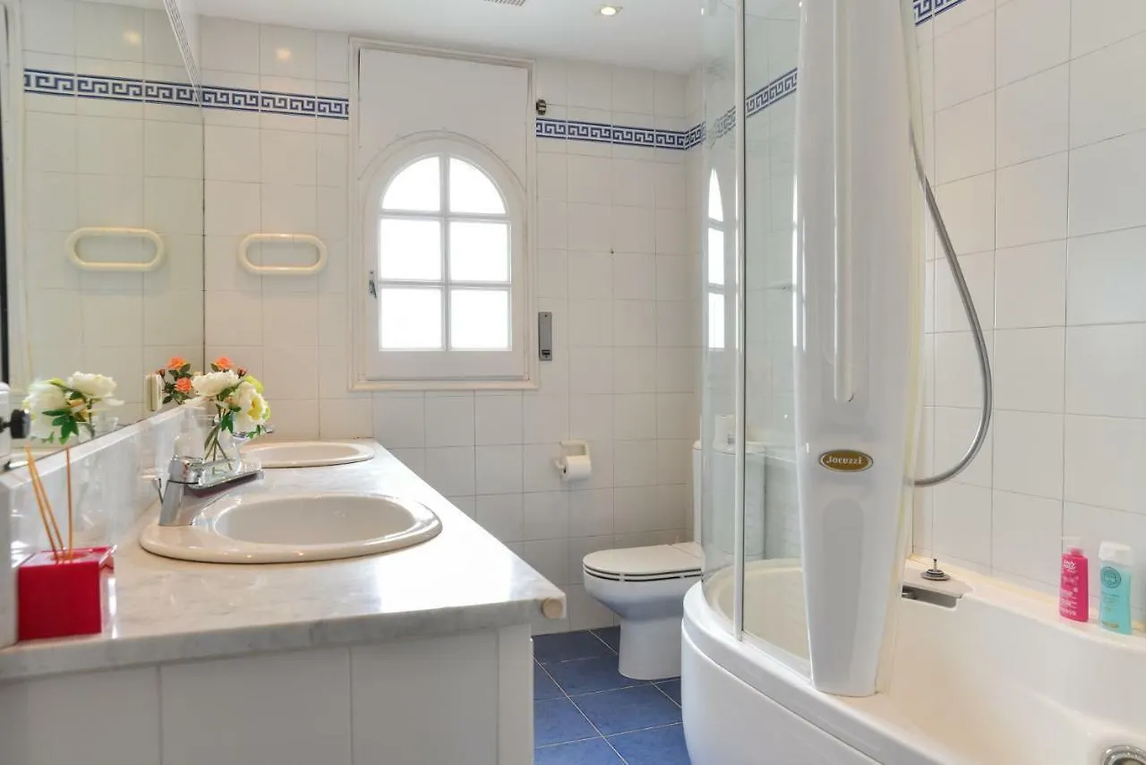 Villa Requesens On Canal Empuriabrava