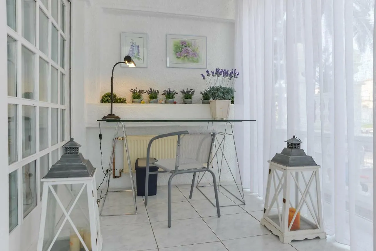 Holiday home Villa Requesens On Canal Empuriabrava