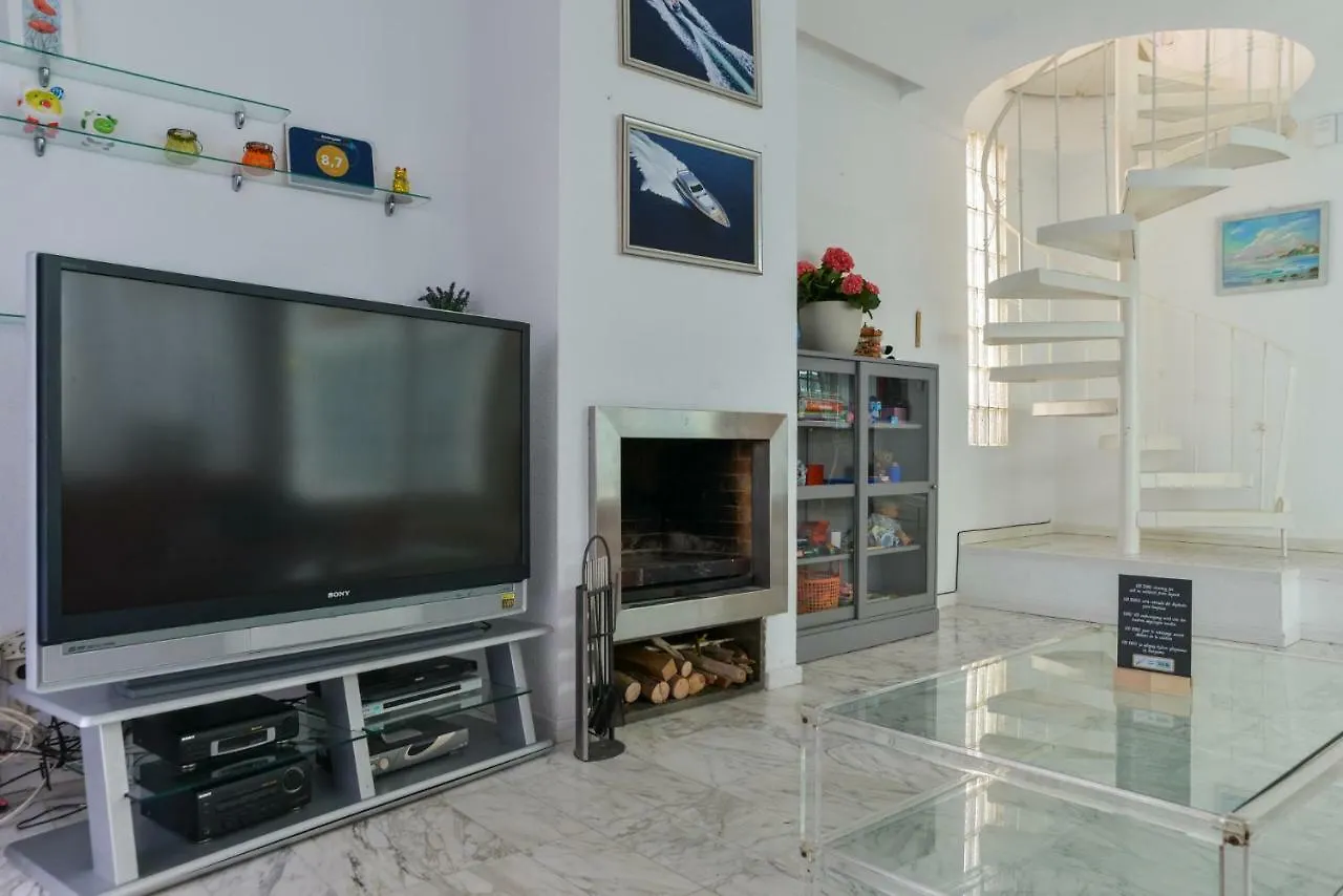 Villa Requesens On Canal Empuriabrava