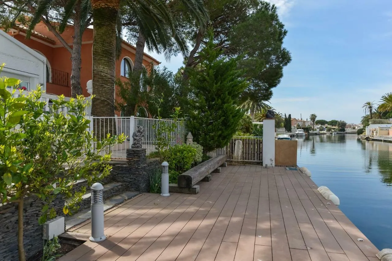 Villa Requesens On Canal Empuriabrava