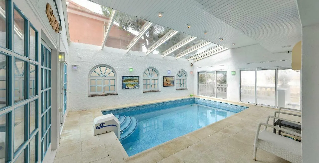 Villa Requesens On Canal Empuriabrava 0*,